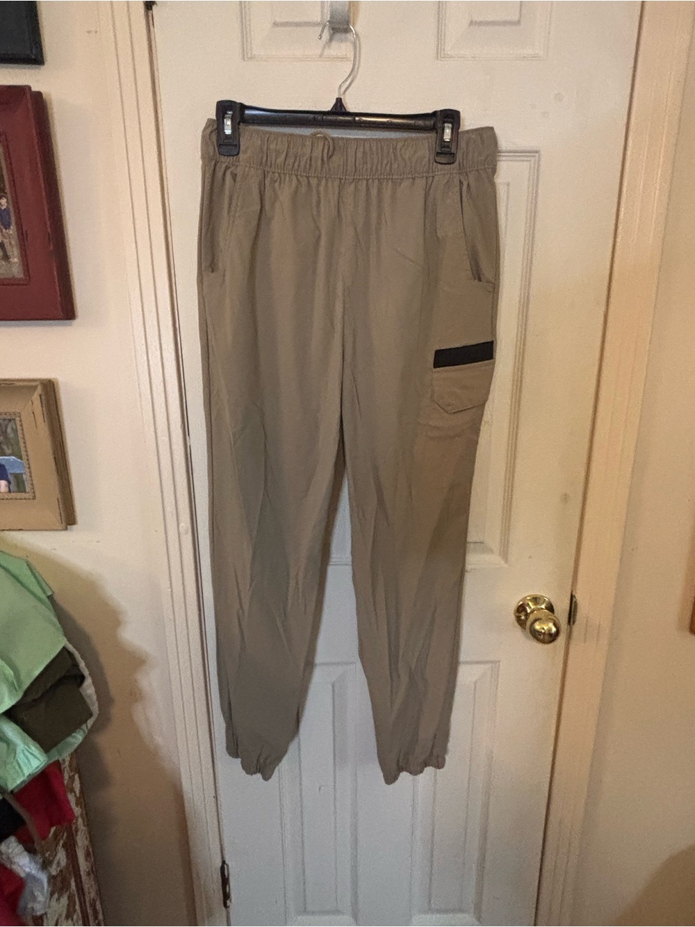 Magellan Outdoors tan & cream cargo pants size yXL #outdoors